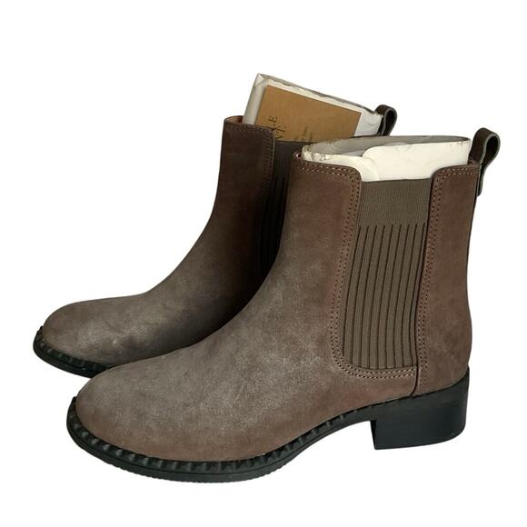 Gentle Souls by Kenneth Cole Suede Chelsea Booties  7.5 Taupe Leather Ankle NEW - Picture 1 of 13